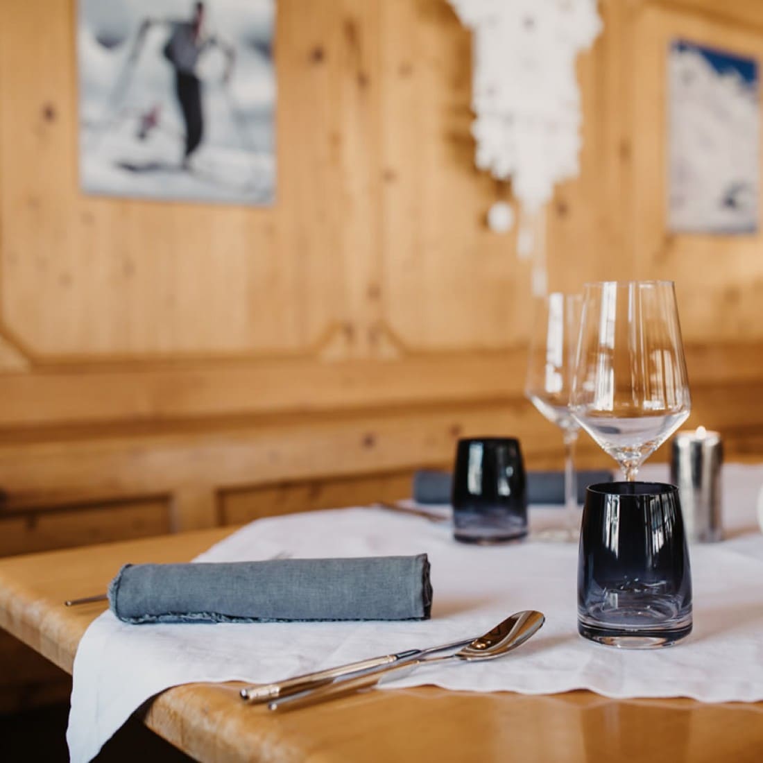 Fein gedeckt und bei bestem Service speisen und genießen