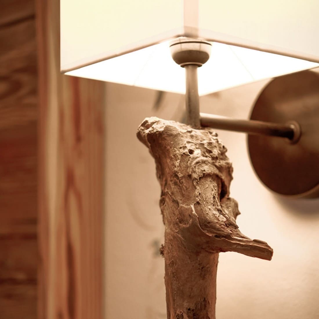 Dekorative Lampe im Zimmer