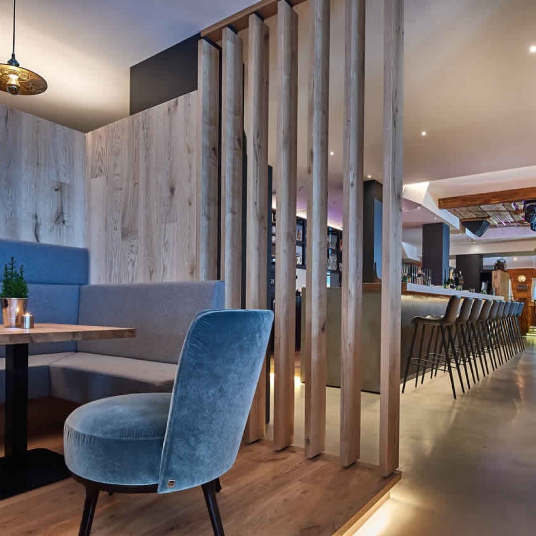 Moderne Einrichtung in unserer Alpin Bar 87