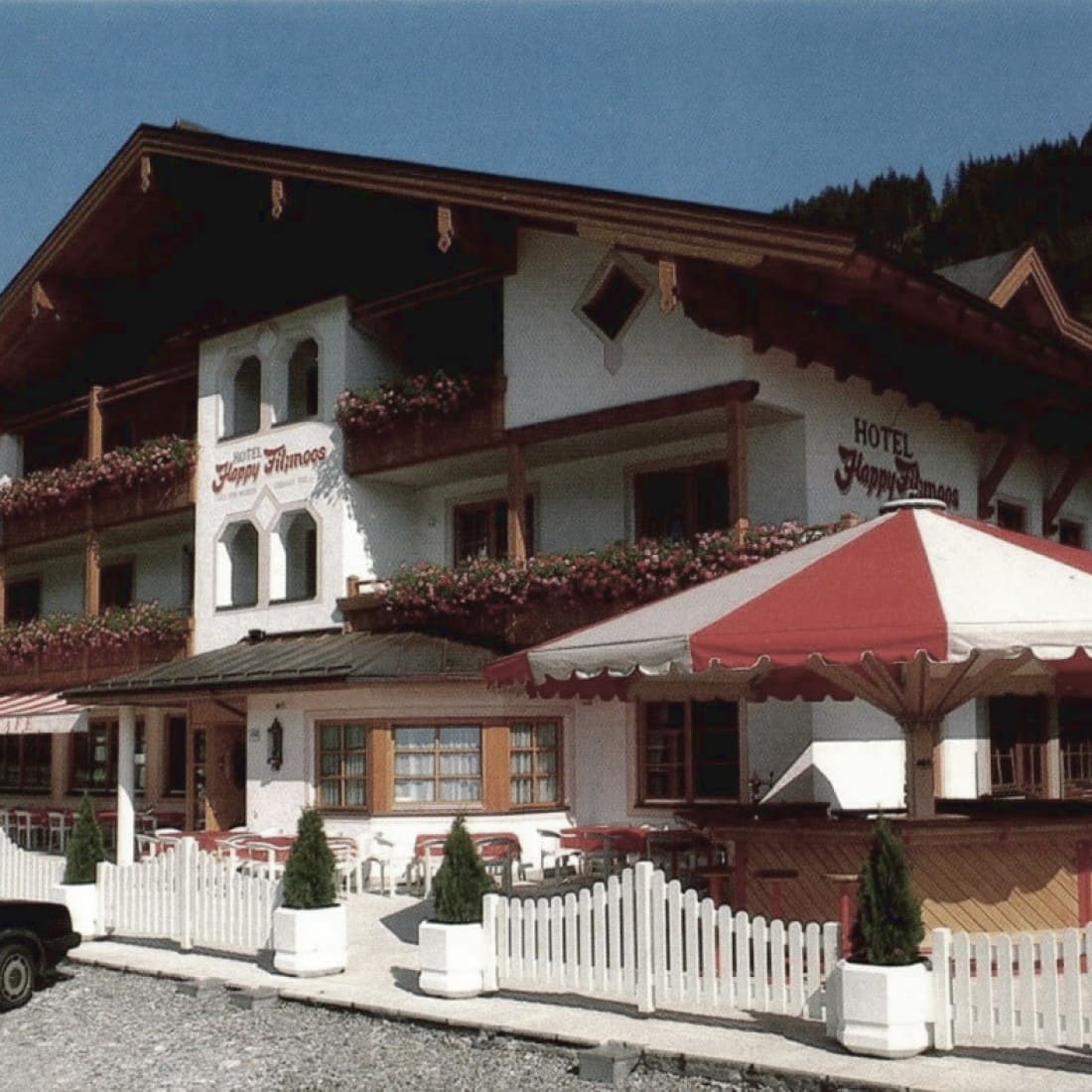 Das Hotel mit 20 Zimmern, Restaurant, Schirmbar