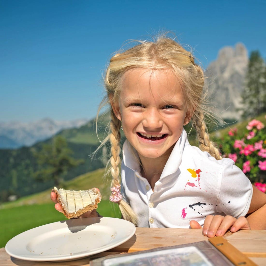 Mit Kinder auf der Alm © Filzmoos Tourismus / Salzburger Sportwelt / Christian Schartner