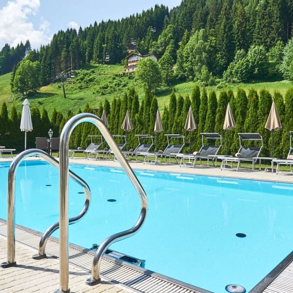 Außenpool Hotel Happy Filzmoos